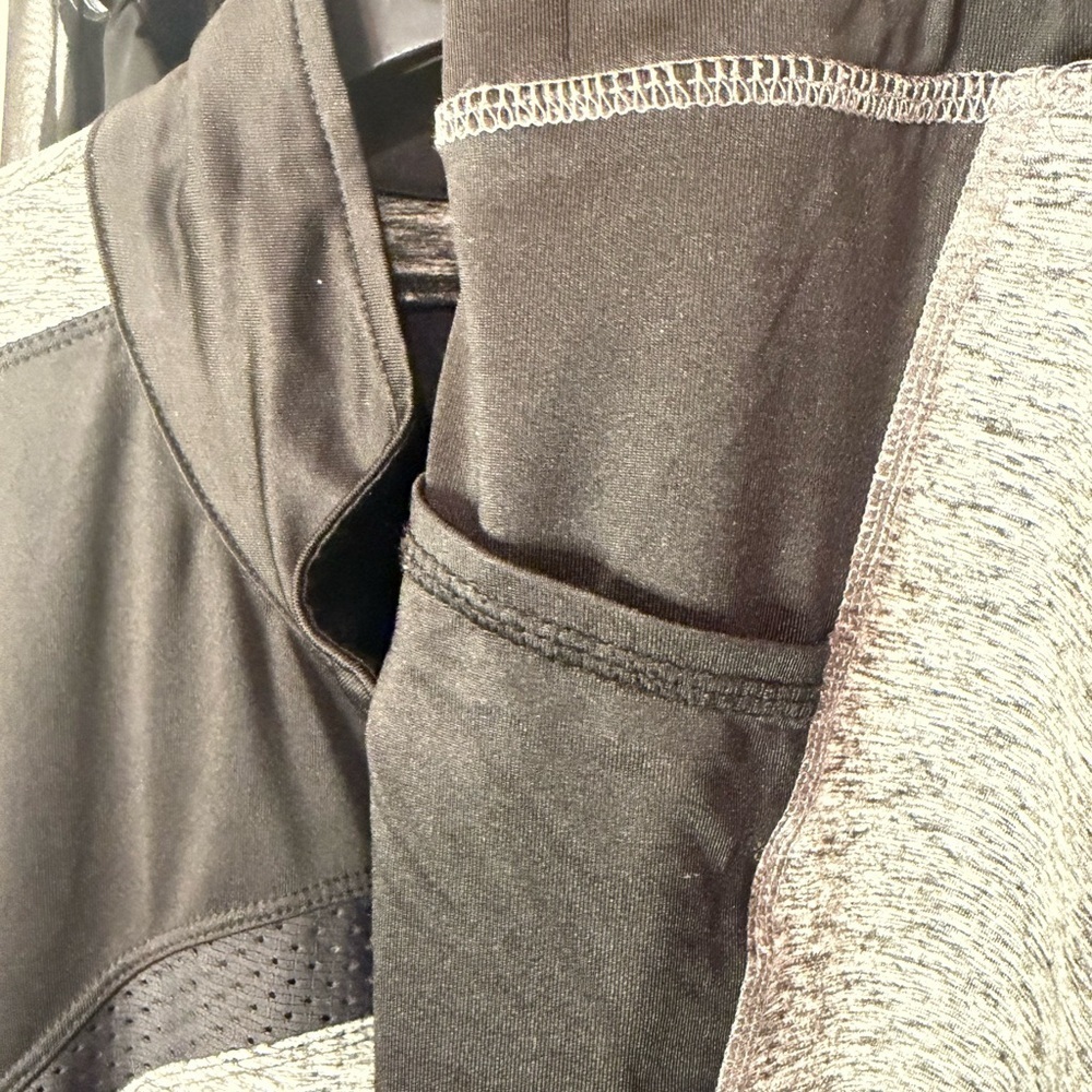 Extraordinary TAIL Women's Gray and Black Tennis XXL Jacket and XL Pants - Picture 7 of 9